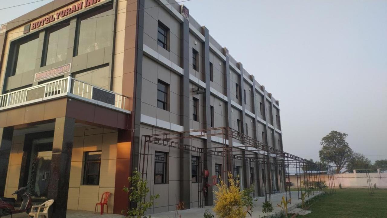 Hotel Yoran Inn & Restaurant By Wb Inn Sadabad Kültér fotó
